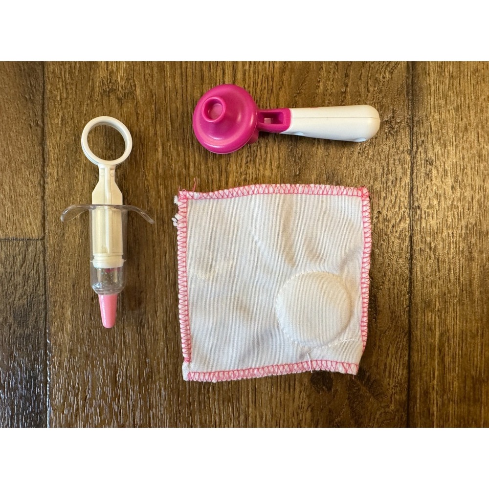 Barbie Hug N Heal Pet Doctor Kit Lot Vet Replacement Thermometer Syringe Blanket - Picture 6 of 7